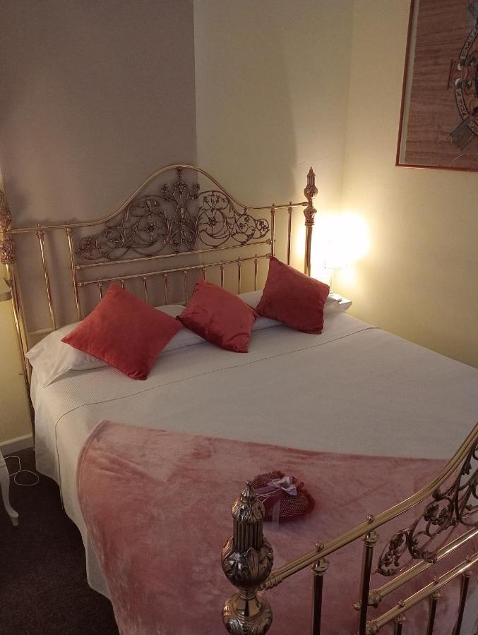 Tu Mansion Guest House Navalcarnero Ngoại thất bức ảnh