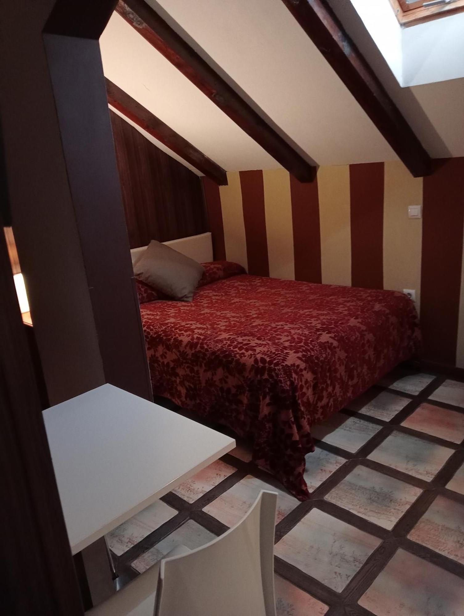 Tu Mansion Guest House Navalcarnero Phòng bức ảnh